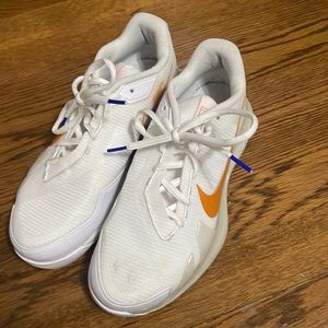 Woman’s Nike golf shoes